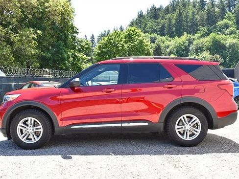 Used 2020 Ford Explorer XLT w/ Equipment Group 202A AWD/4WD image 9