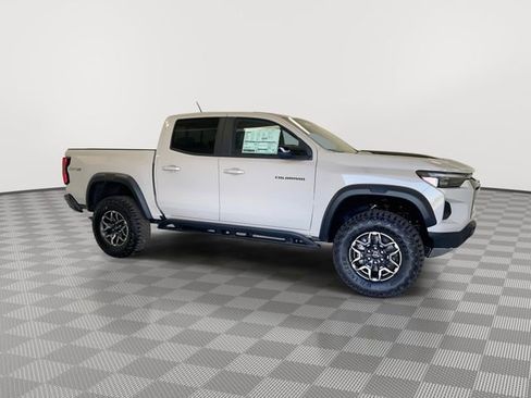 New 2026 Chevrolet Colorado ZR2 w/ Technology Package AWD/4WD image 16