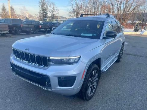 Used 2022 Jeep Grand Cherokee Overland w/ Luxury Tech Group IV image 1