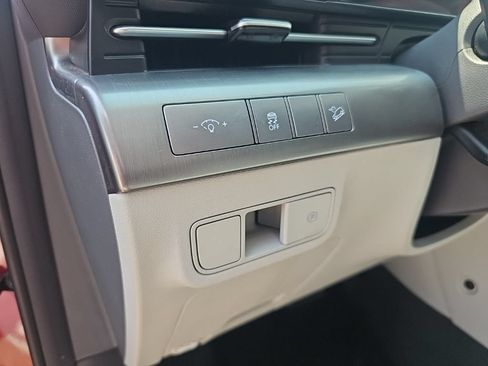 Used 2024 Hyundai Kona SEL FWD image 14