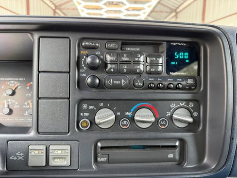 Used 1997 Chevrolet Tahoe 4WD 2-Door w/ Preferred Equipment Group 2 image 14