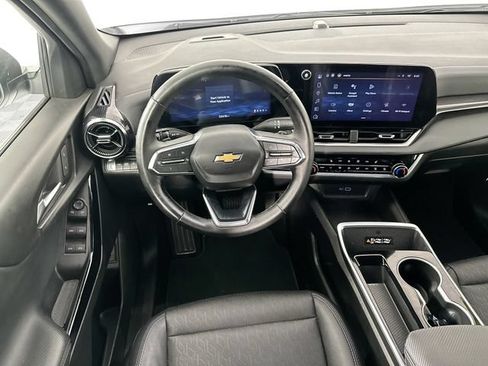 Used 2025 Chevrolet Equinox LT w/ Convenience Package II AWD/4WD image 10