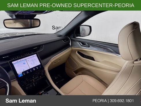 Used 2024 Jeep Grand Cherokee Limited image 23