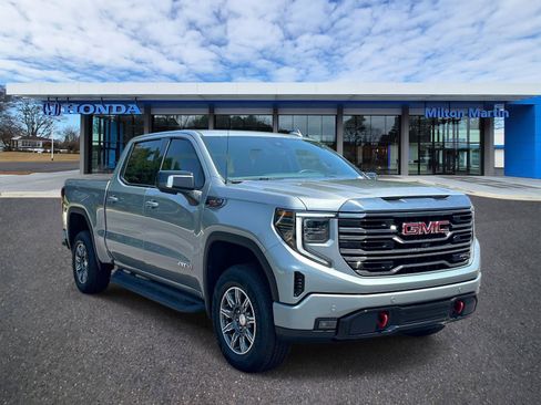 Used 2024 GMC Sierra 1500 AT4 w/ Technology Package AWD/4WD image 1