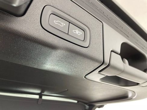 Certified 2024 Volvo XC60 T8 Plus w/ Protection Package Premier image 39