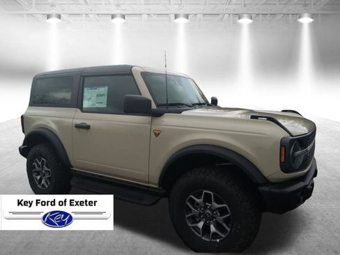 New 2025 Ford Bronco Badlands image 1