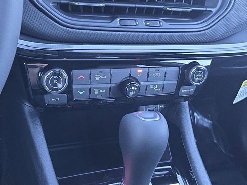 New 2026 Jeep Compass Latitude AWD/4WD image 35