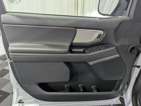 Used 2025 Ford Expedition Active AWD/4WD image 22