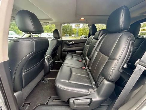 Used 2019 Nissan Pathfinder Platinum w/ Cargo Package image 13