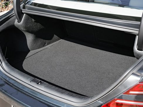 Used 2023 Genesis G70 2.0T image 54