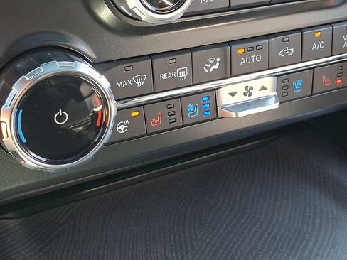 Used 2025 Ford F250 Platinum AWD/4WD image 23