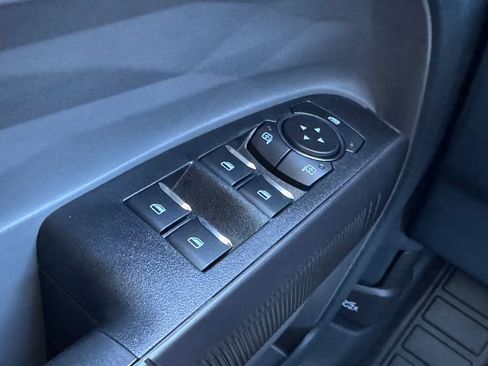 New 2025 Ford Maverick XL image 18