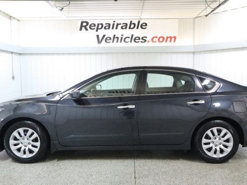 Used 2018 Nissan Altima 2.5 S w/ S Convenience Package FWD image 1