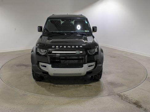 Used 2025 Land Rover Defender 110 S image 8