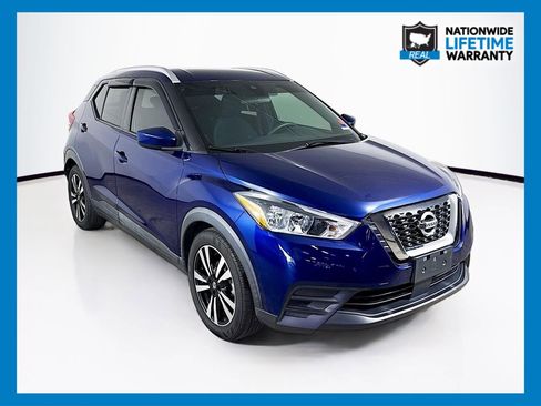 Used 2020 Nissan Kicks SV image 1