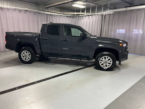 Used 2025 Toyota Tacoma SR AWD/4WD image 8