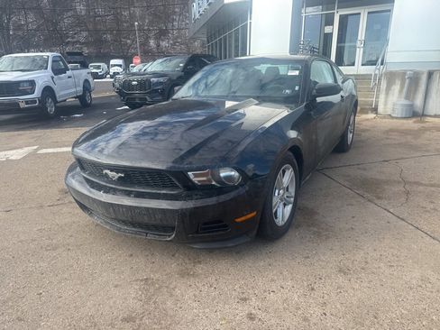 Used 2011 Ford Mustang Coupe image 3