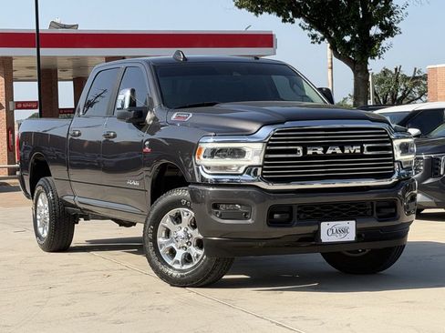 Used 2024 RAM 2500 Laramie w/ Safety Group AWD/4WD image 2