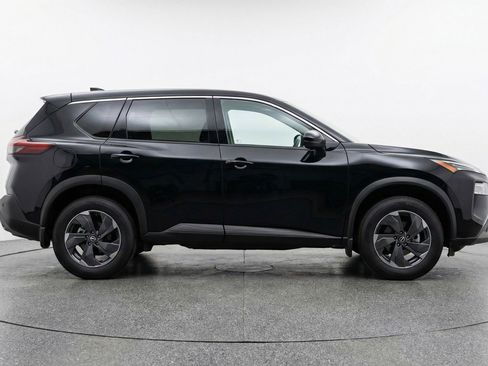 Used 2025 Nissan Rogue SV AWD/4WD image 11
