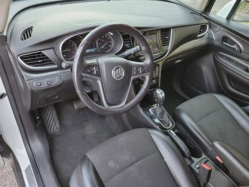 Used 2021 Buick Encore Preferred AWD/4WD image 2