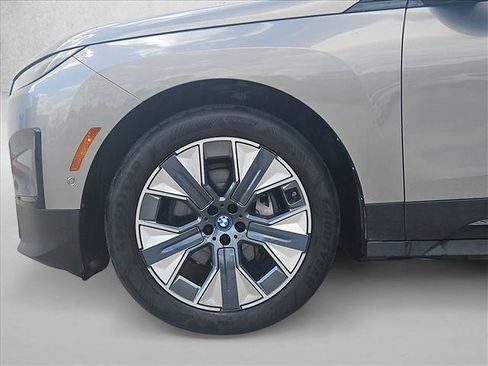 Used 2024 BMW iX xDrive50 AWD/4WD image 16