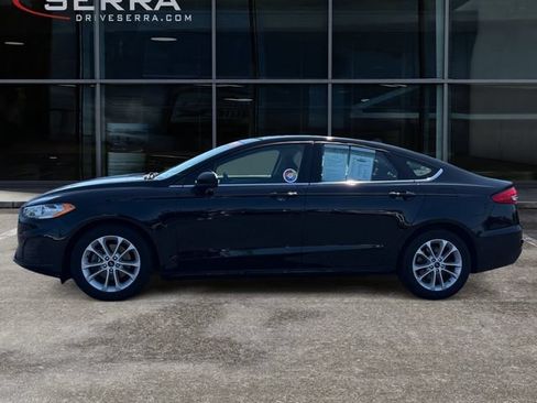 Used 2020 Ford Fusion SE FWD image 2