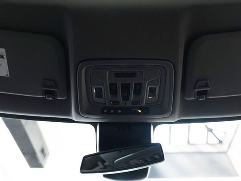 Used 2025 GMC Sierra 1500 Denali AWD/4WD image 40