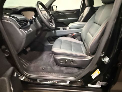 Used 2025 GMC Acadia AT4 image 58