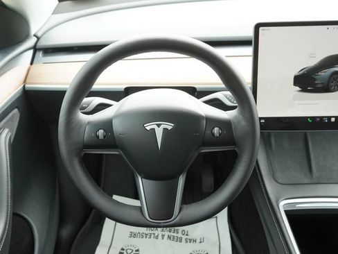 Used 2024 Tesla Model Y Long Range AWD/4WD image 16