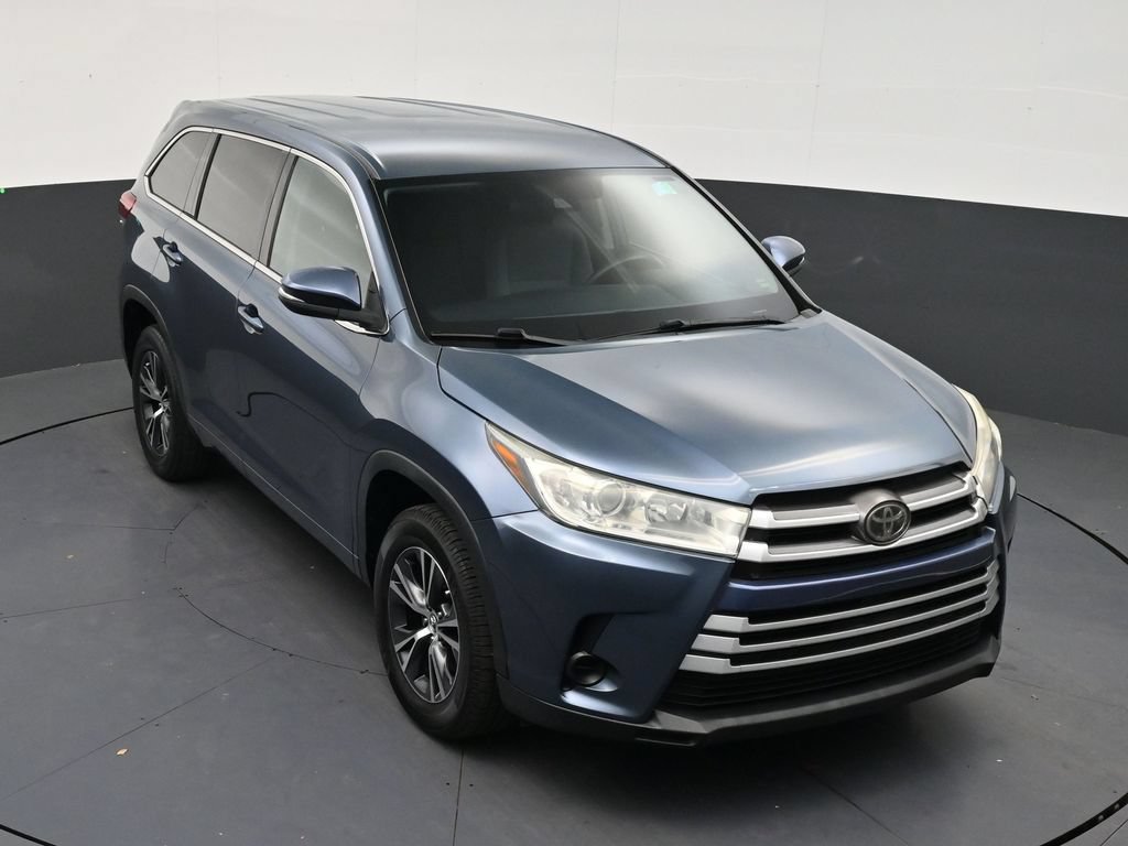 Used 2018 Toyota Highlander LE FWD image 18