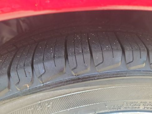Certified 2018 Toyota Camry LE FWD image 33
