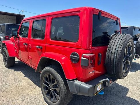 Used 2024 Jeep Wrangler Unlimited Sahara AWD/4WD image 7