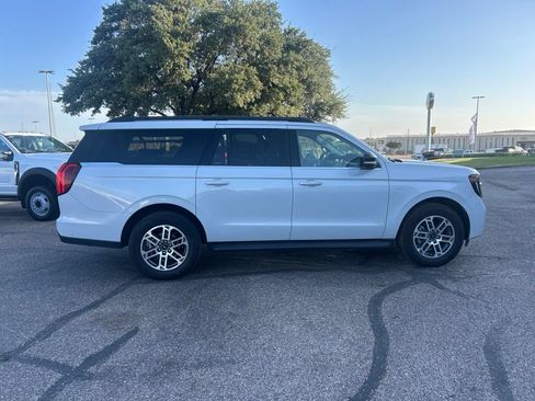 Used 2025 Ford Expedition Max Active RWD image 4