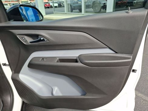 New 2027 Chevrolet Bolt LT w/ Comfort Package FWD image 19