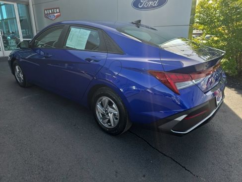 Used 2025 Hyundai Elantra Hybrid w/ Cargo Package FWD image 9