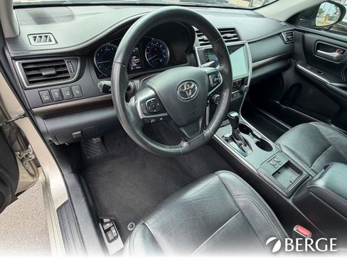 Used 2017 Toyota Camry XLE w/ Moonroof Package FWD image 16