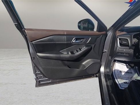 Used 2021 Nissan Rogue SL image 31