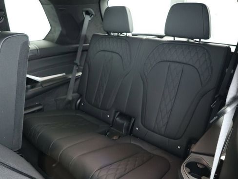 Used 2025 BMW X7 M60i image 20