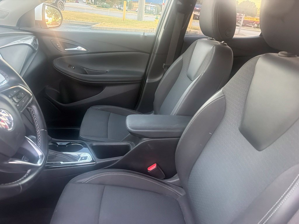 Used 2020 Buick Encore GX Select w/ Advanced Technology Package FWD image 2