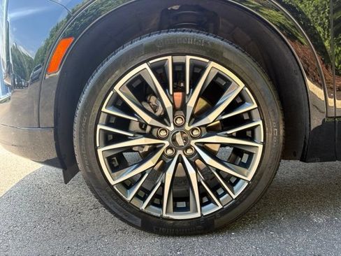Used 2024 Cadillac XT4 Sport AWD/4WD image 13