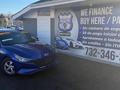 Used 2021 Hyundai Elantra SE w/ Cargo Package
