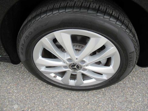 Used 2019 Mercedes-Benz C 300 4MATIC Sedan image 10