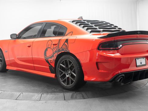 Used 2017 Dodge Charger R/T Scat Pack w/ Beats Audio Group RWD image 5