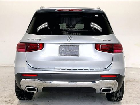 New 2026 Mercedes-Benz GLB 250 4MATIC image 4