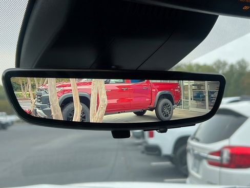 Used 2024 Chevrolet Tahoe High Country w/ Premium Package image 8