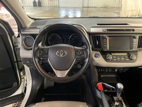 Used 2016 Toyota RAV4 Limited image 13