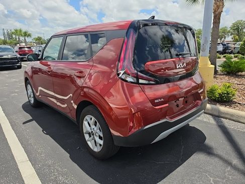 Certified 2023 Kia Soul LX w/ LX Technology Package FWD image 13