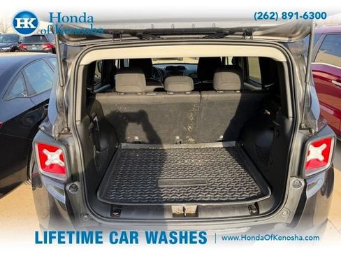 Used 2016 Jeep Renegade Trailhawk image 10