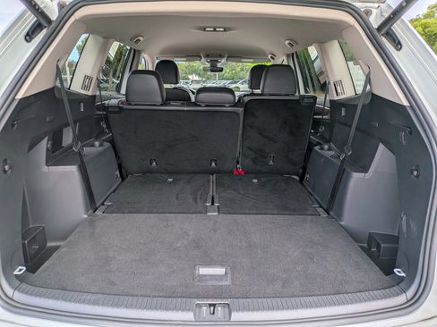 Used 2024 Volkswagen Atlas SE FWD image 13