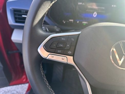 Certified 2022 Volkswagen Taos SE image 24